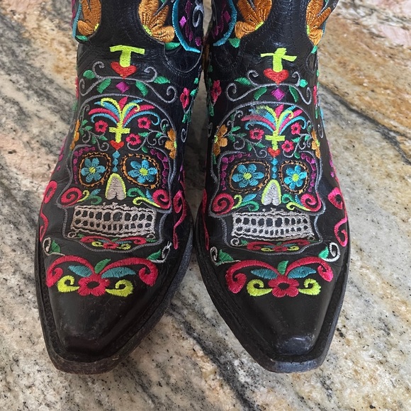 Old Gringo Klak Sugar Skull Cowgirl Boots
Multi-Colored Embroidery Size 6.5 - Picture 2 of 7